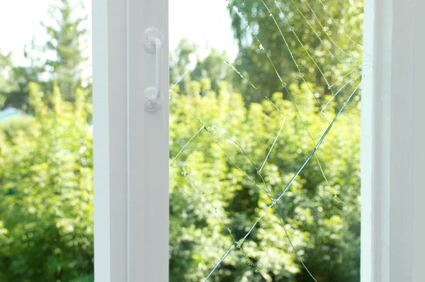 Cracked Window Repair in Estero