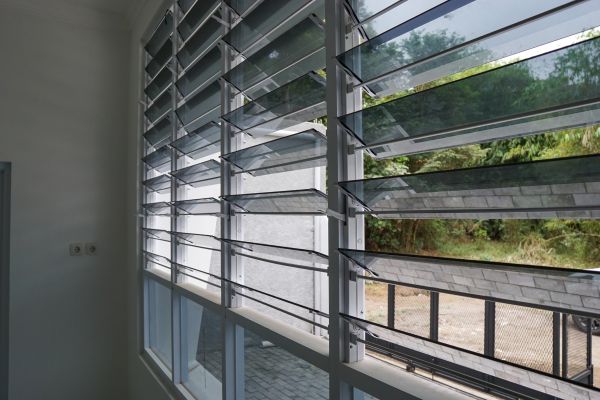 Jalousie Window Repair in Estero