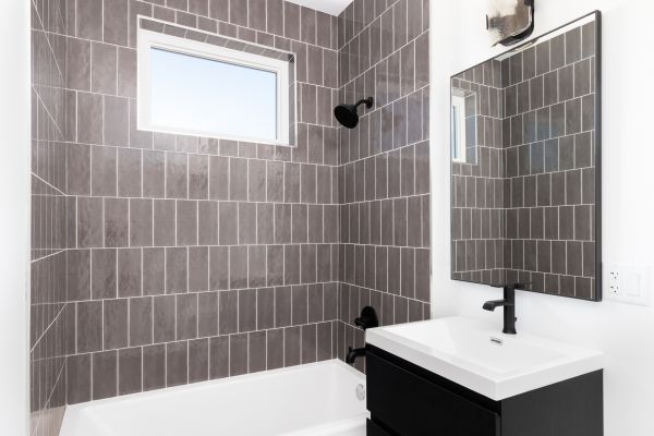 Shower Window Repair in Estero